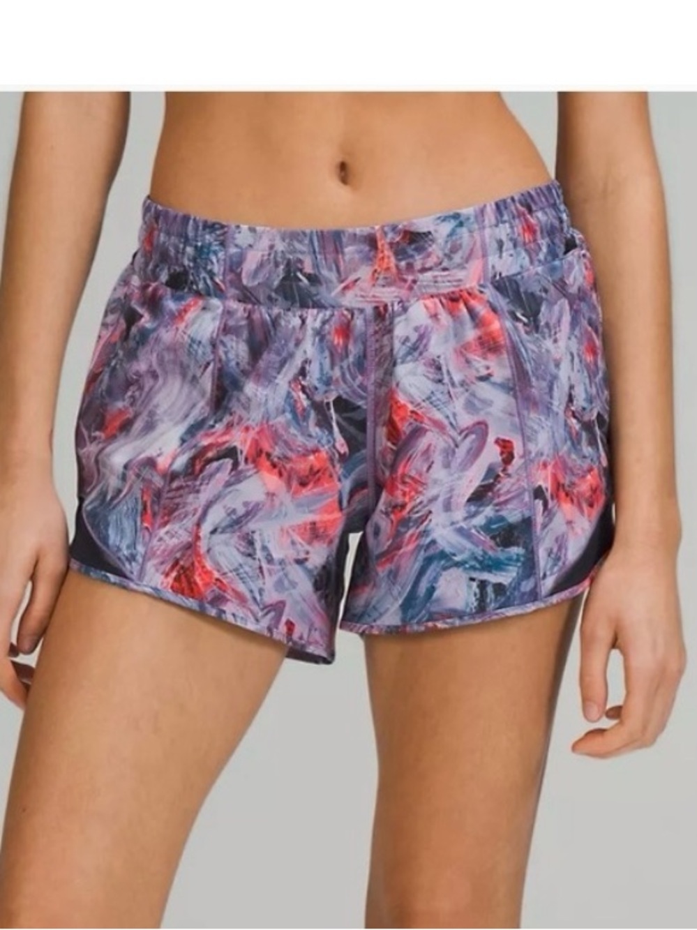 Lululemon Hotty Hot Low-Rise Lined Short 4" size 4 atmospheric purple